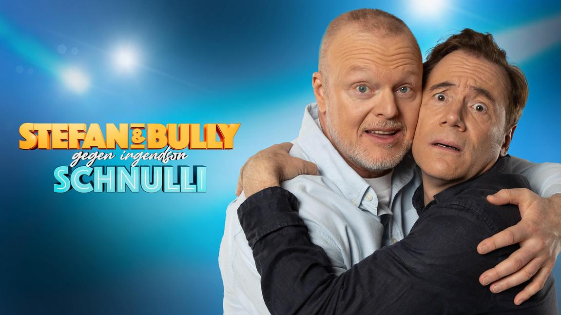 Stefan Raab l. und Michael Bully Herbig bilden in einer neuen Live-Show ein Dreamteam und treten gegen einen Kandidaten an, der drei Mitbewerber besiegt hat. Elton führt als Spielleiter durch die Show, Frank Buschmann kommentiert die Battles.

+++ Die Verwendung des sendungsbezogenen Materials ist nur mit dem Hinweis und Verlinkung auf RTL+ gestattet. +++
