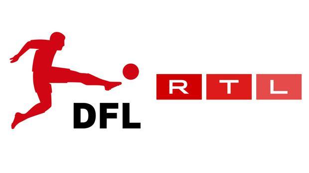 Das Bild zeigt das DFL-Logo, bestehend aus einer roten Silhouette eines Fußballspielers, der einen Ball tritt. Daneben steht das Logo von RTL, dargestellt durch rote Buchstaben auf weißen Quadraten. Die Platzierung der Logos deutet auf eine Zusammenarbeit oder Partnerschaft zwischen der Deutschen Fußball Liga (DFL) und dem Fernsehsender RTL hin.
#!#
DFL,RTL,Fußball,Logo,Partnerschaft,Sport,Fernsehen,Deutschland,Kooperation,Medien