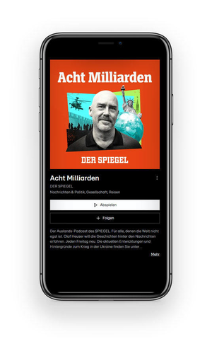 Das Bild zeigt ein Smartphone-Display mit der Podcast-Seite von 'Acht Milliarden' vom SPIEGEL. Im oberen Teil ist das Cover des Podcasts zu sehen, das einen Mann vor einem orangefarbenen Hintergrund zeigt. Im Hintergrund sind thematische Illustrationen wie ein Globus und eine Stadt zu erkennen. Darunter befinden sich Steuerungsoptionen zum Abspielen und Folgen des Podcasts. Der Podcast behandelt Themen wie Nachrichten, Politik und Gesellschaft.
#!#
Podcast,Acht Milliarden,DER SPIEGEL,Nachrichten,Politik,Gesellschaft,Globale Themen,Smartphone,Medien,Illustration